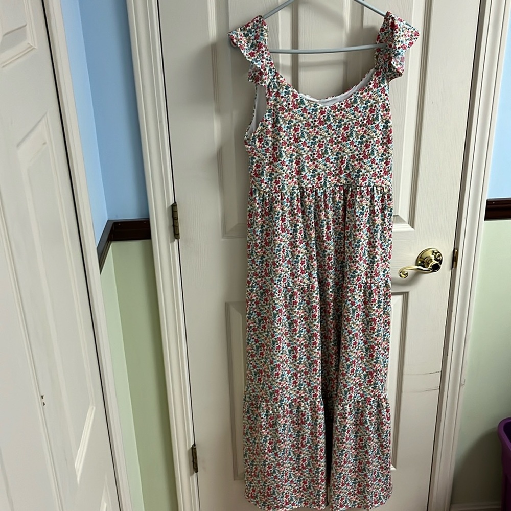 Monteau floral maxi dress L. Excellent preowned condition, no flaws.